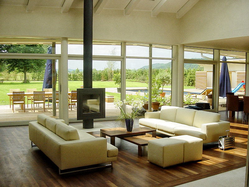 Moderne Villa Kamin